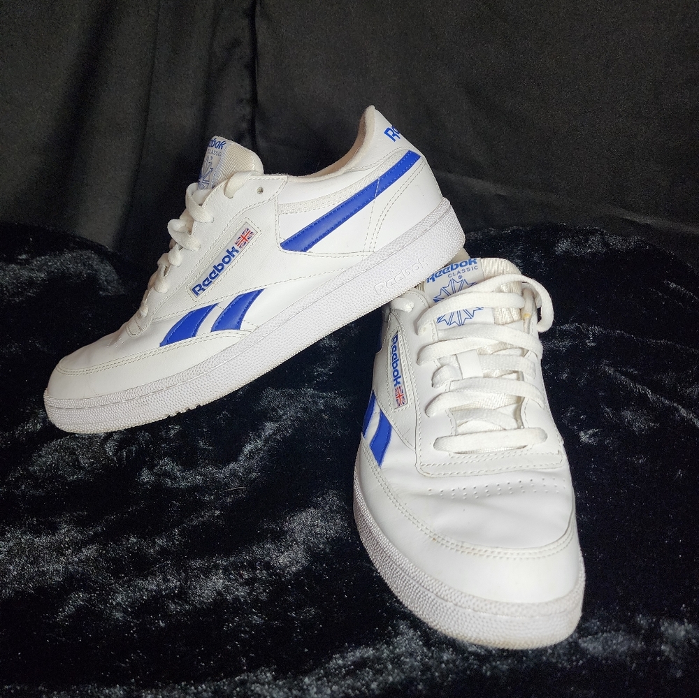 Reebok Classic Mens White Blue Like New 9.5 Shoes EG7936